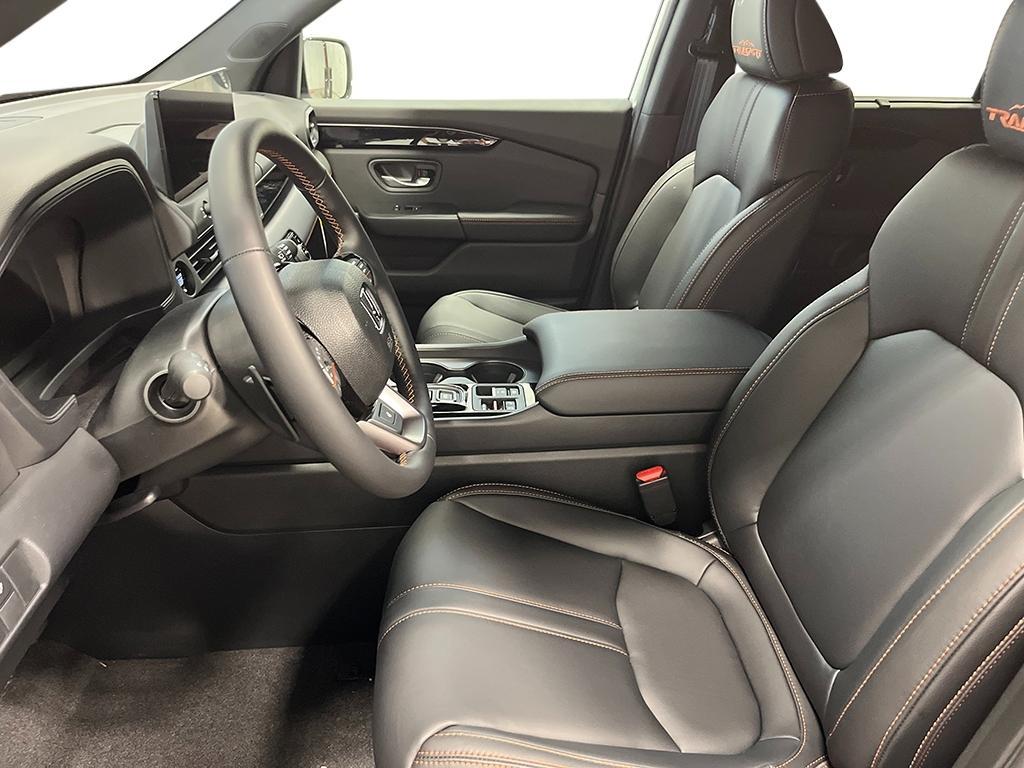 new 2025 Honda Pilot car, priced at $51,305