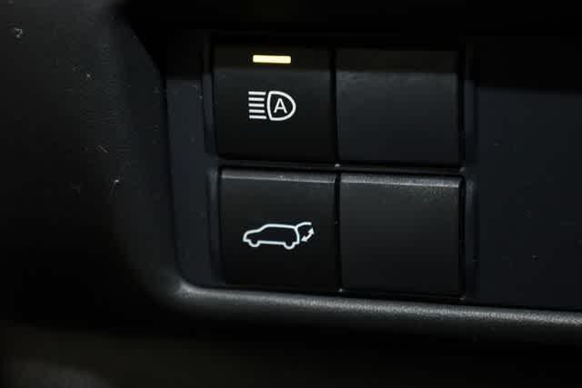used 2021 Toyota Highlander car, priced at $29,999