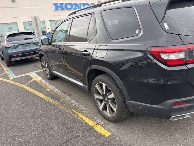 used 2023 Honda Pilot car, priced at $40,998