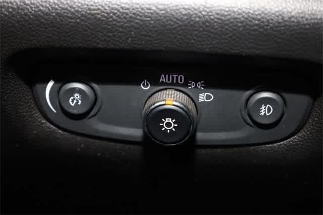 used 2020 Chevrolet Traverse car, priced at $21,231