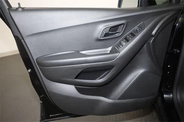 used 2022 Chevrolet Trax car, priced at $12,999