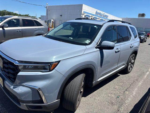 used 2023 Honda Pilot car, priced at $39,918