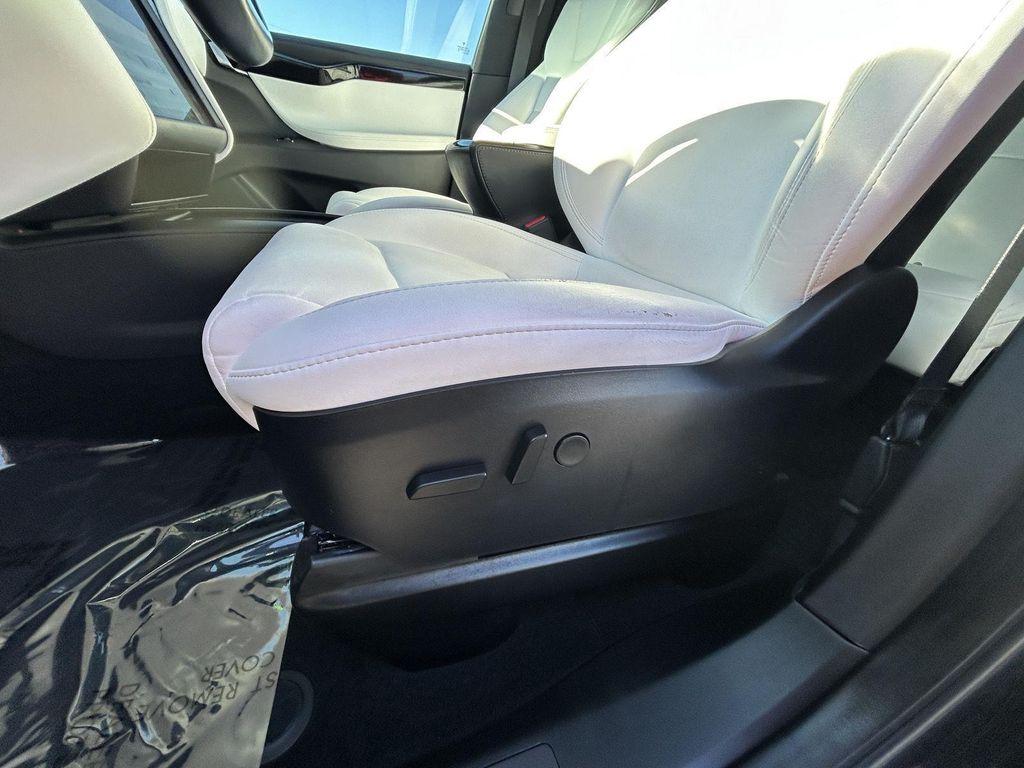 used 2020 Tesla Model X car, priced at $31,000