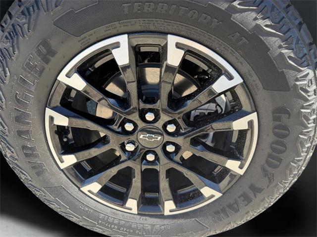 used 2025 Chevrolet Traverse car, priced at $47,355