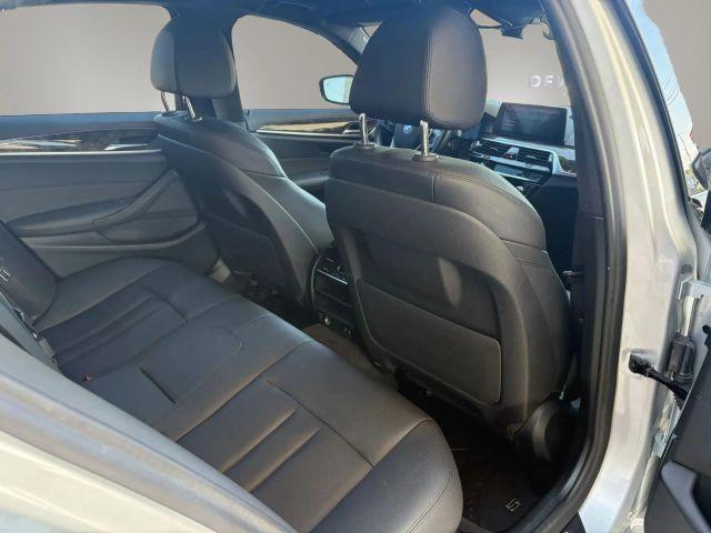 BMW 5 Series view 17
