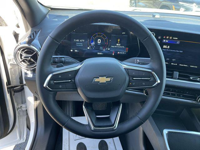 new 2026 Chevrolet Equinox car, priced at $28,320