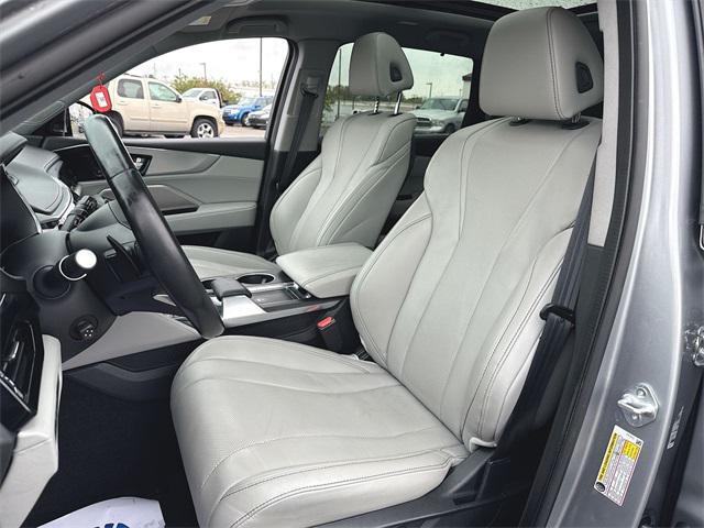 used 2023 Acura MDX car, priced at $39,995