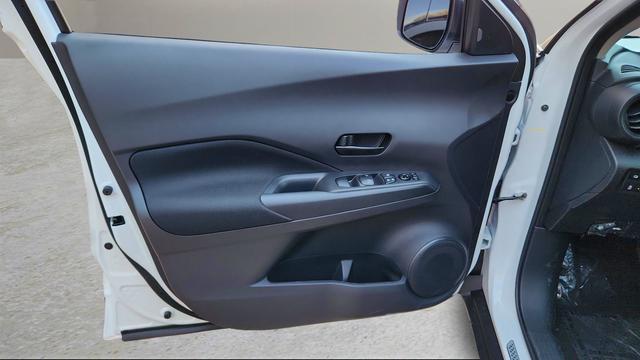 new 2025 Nissan Kicks car, priced at $19,277