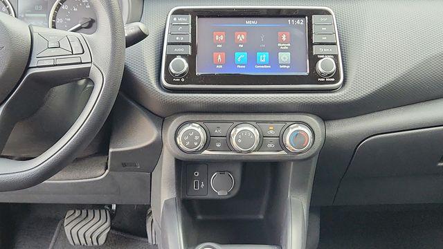 new 2025 Nissan Kicks car, priced at $19,277