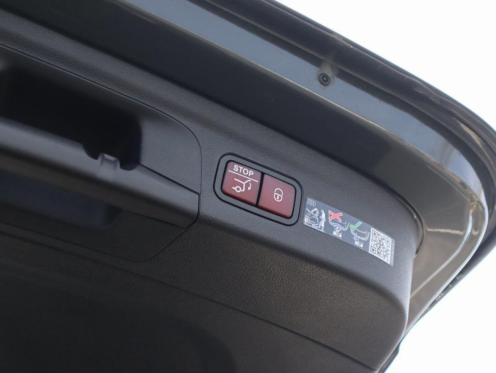 new 2026 Mercedes-Benz GLE 450 car, priced at $79,100