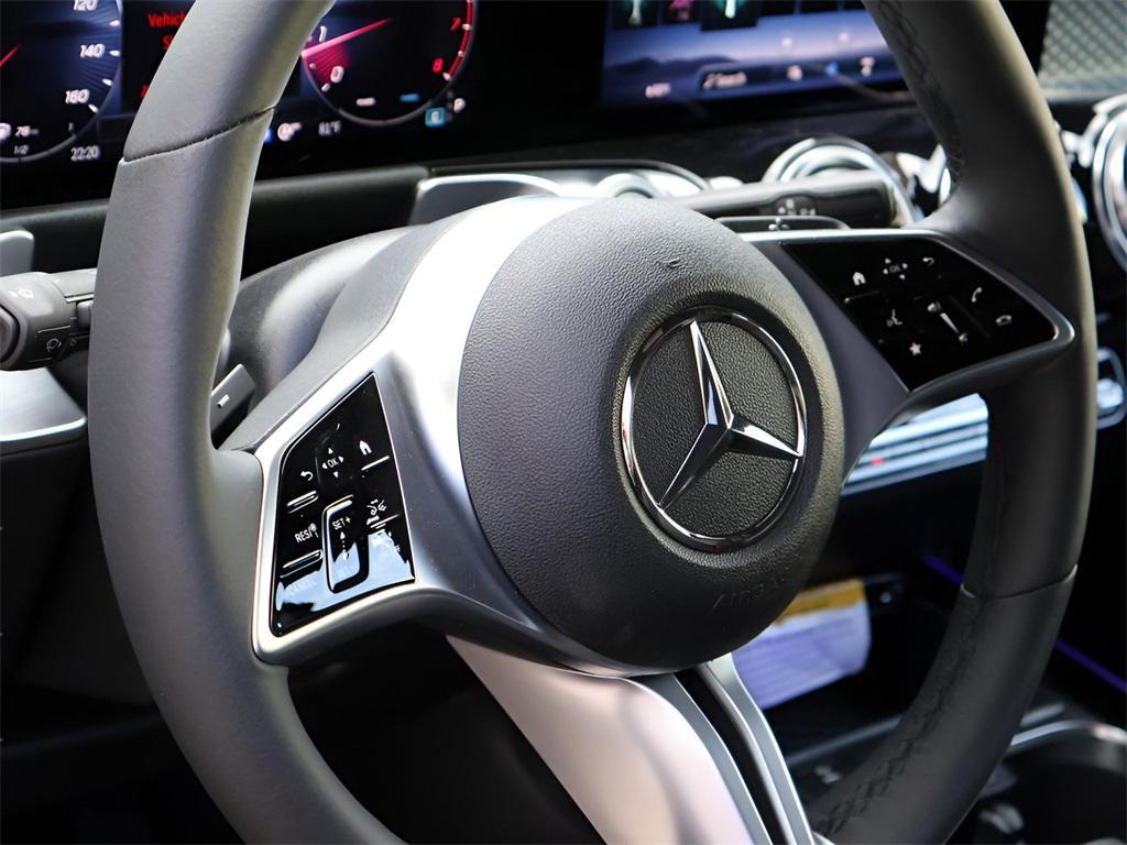 new 2025 Mercedes-Benz GLB 250 car, priced at $51,695