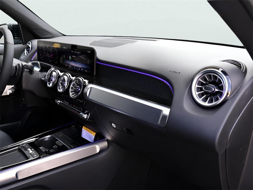 new 2025 Mercedes-Benz GLB 250 car, priced at $51,695