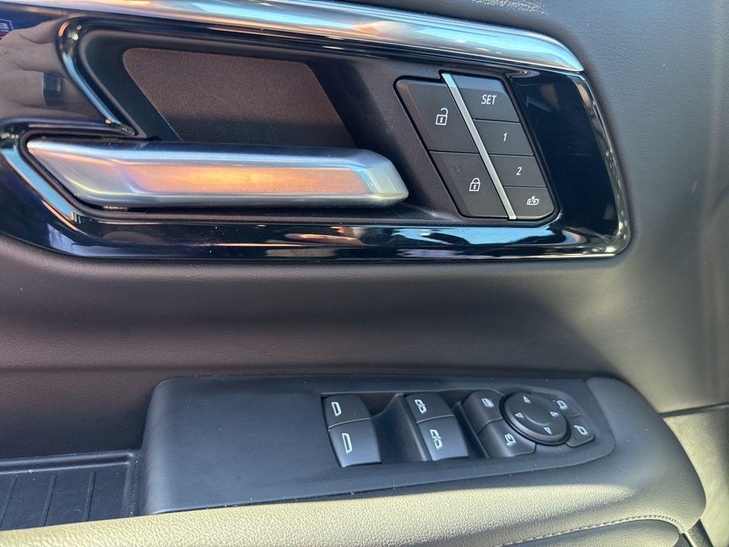 used 2025 Chevrolet Suburban car, priced at $59,814