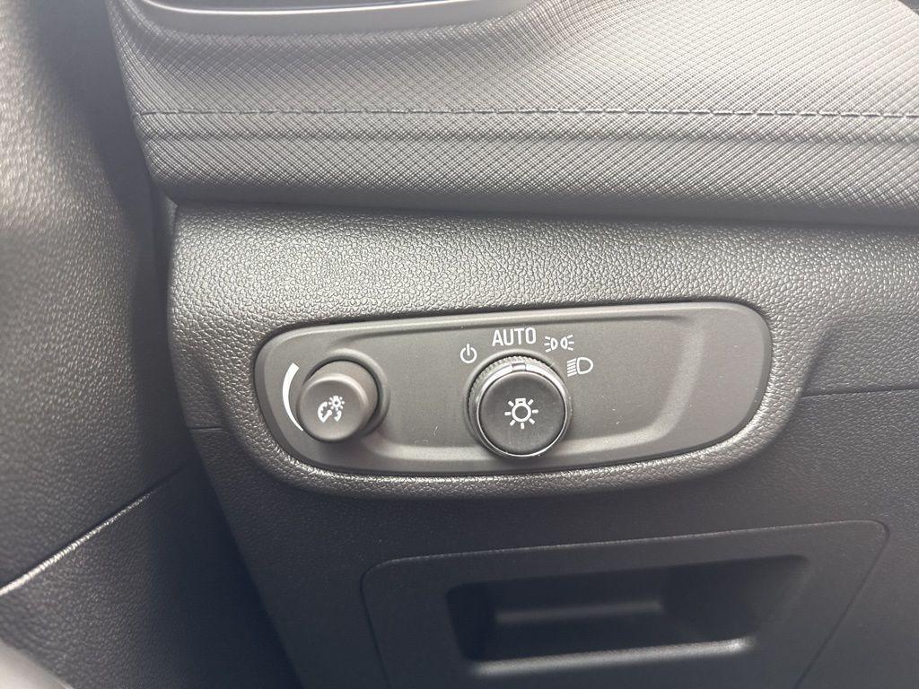 used 2025 Chevrolet TrailBlazer car, priced at $22,841