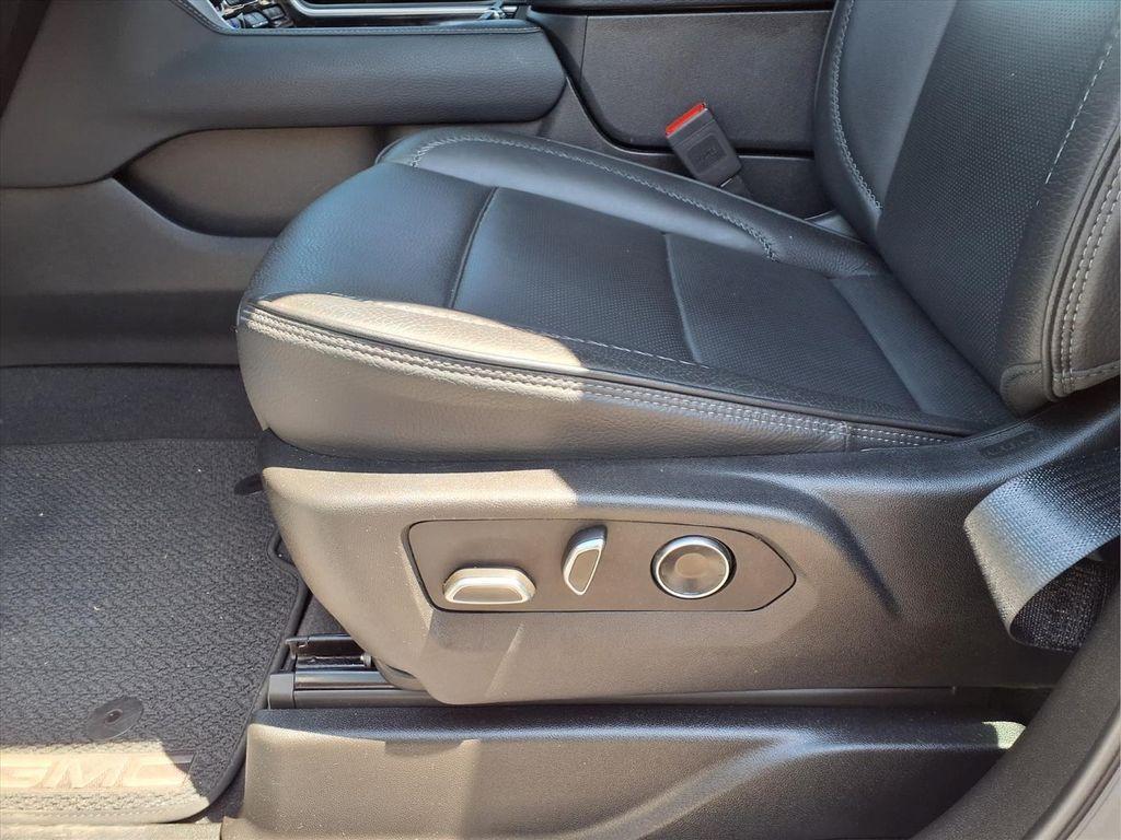 used 2024 GMC Yukon car, priced at $71,108
