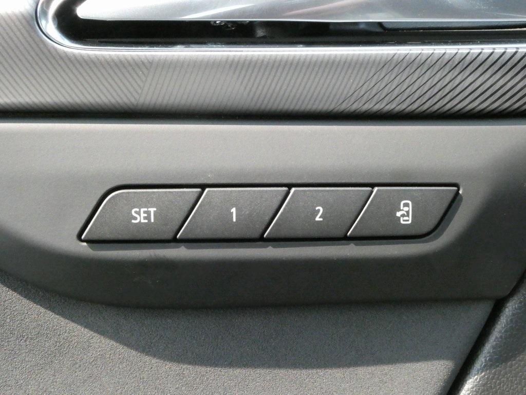 new 2025 Buick Envision car, priced at $40,973