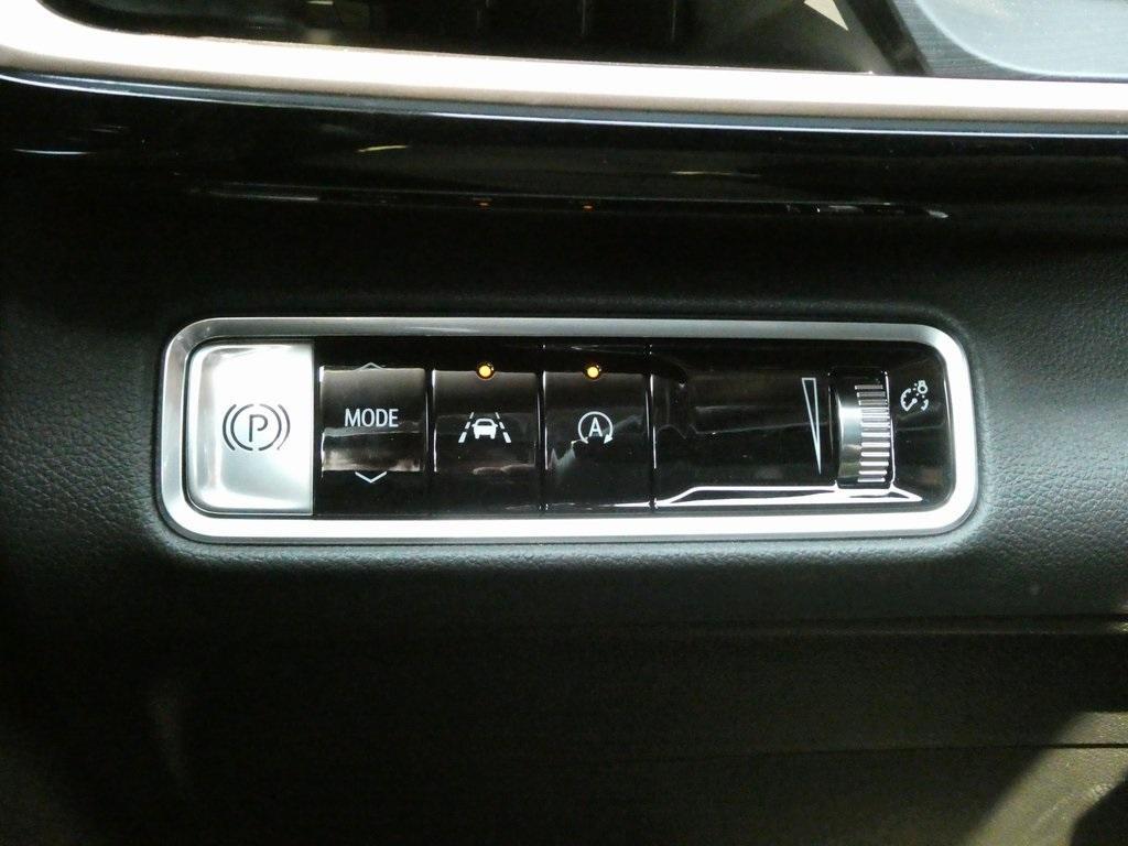 new 2025 Buick Envision car, priced at $40,973