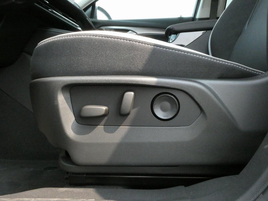 new 2025 Buick Envision car, priced at $40,973