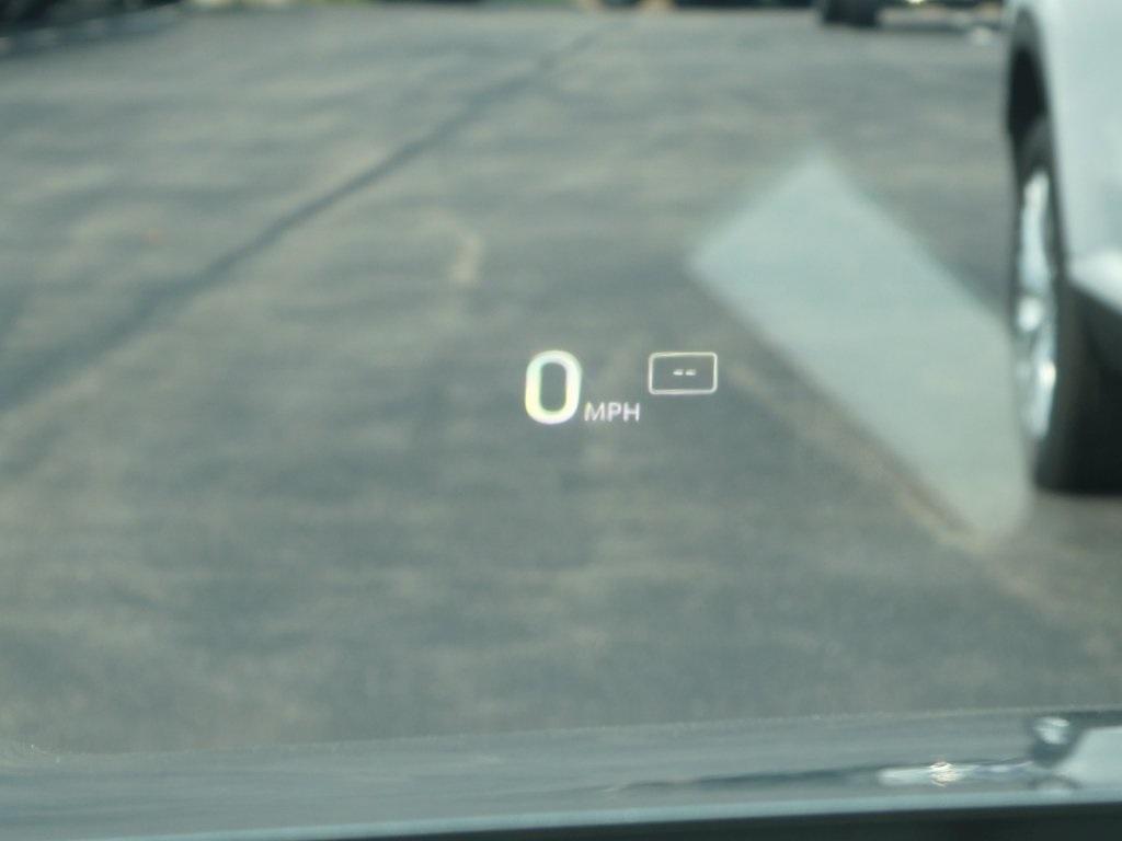 new 2025 Buick Envision car, priced at $40,973