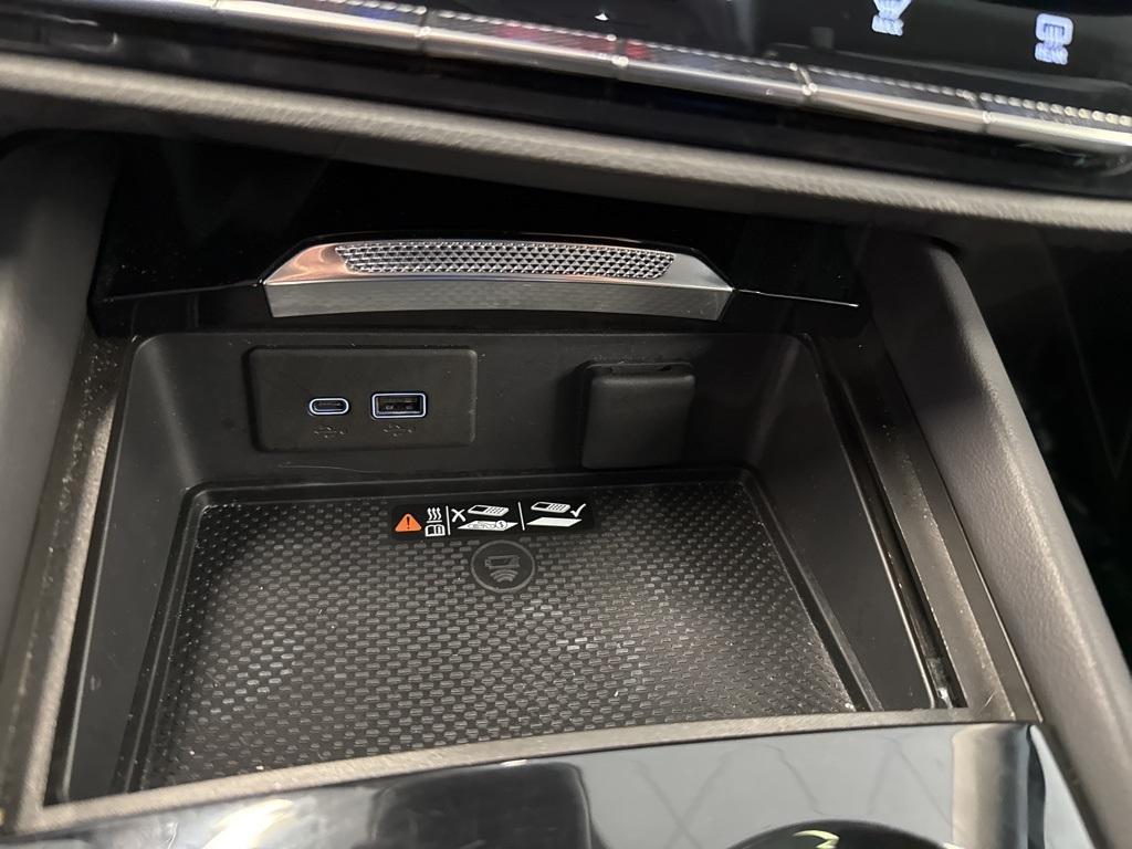 used 2025 Buick Envision car, priced at $30,000