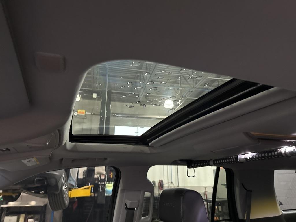 used 2018 GMC Yukon car, priced at $33,917