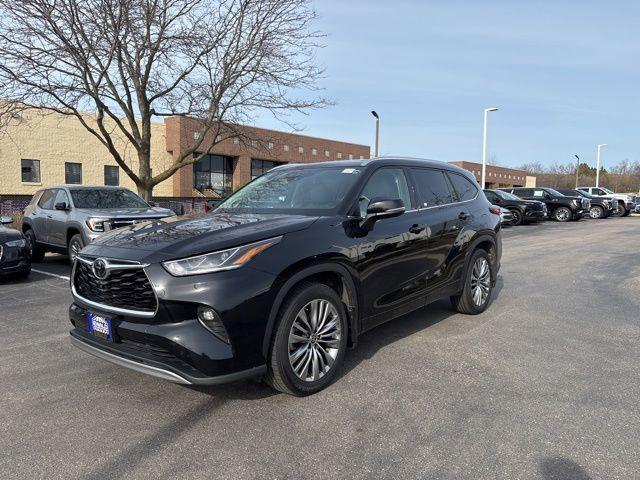 used 2020 Toyota Highlander car, priced at $30,936