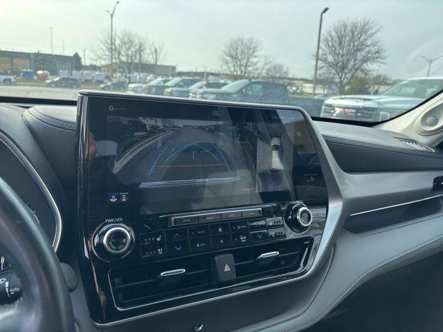 used 2020 Toyota Highlander car, priced at $30,936