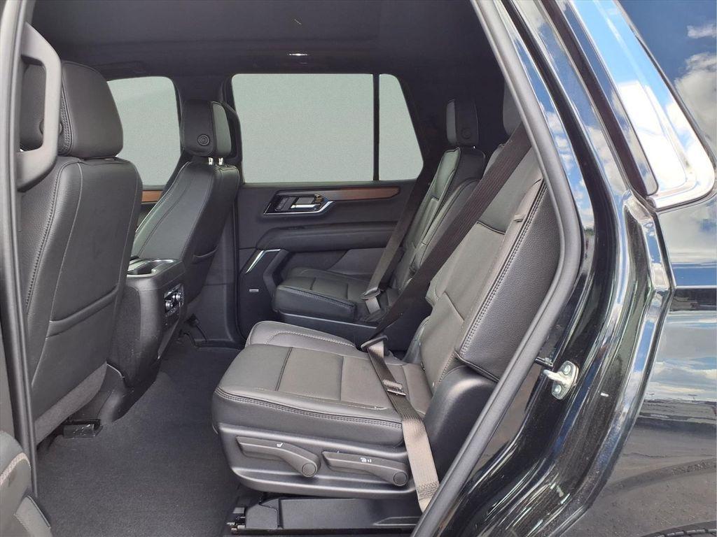 used 2025 GMC Yukon car, priced at $77,423