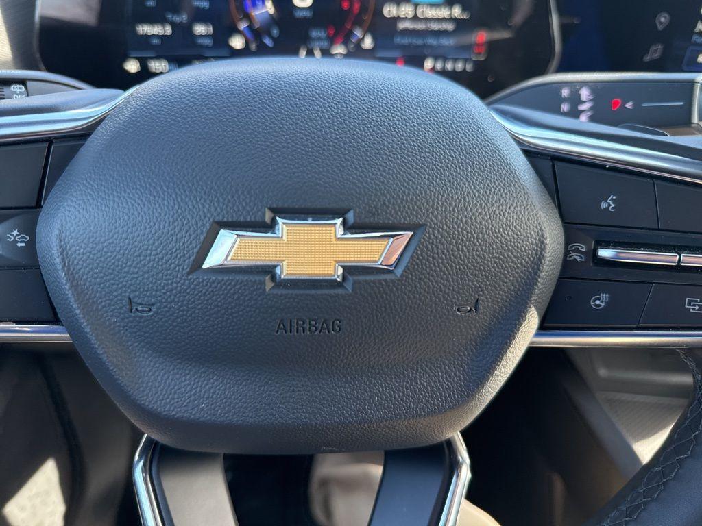 used 2025 Chevrolet Equinox car, priced at $26,369