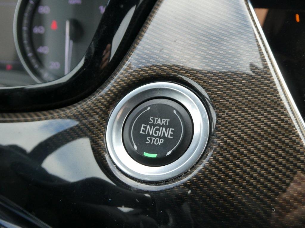 used 2024 Cadillac XT6 car, priced at $41,997