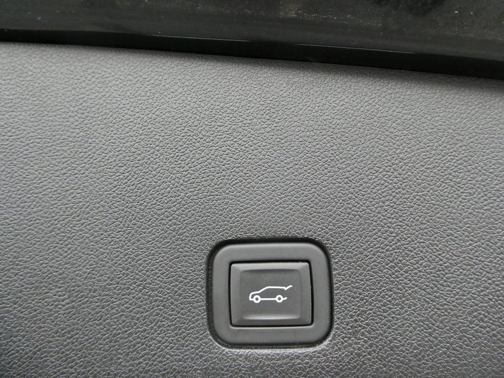 used 2024 Cadillac XT6 car, priced at $41,997