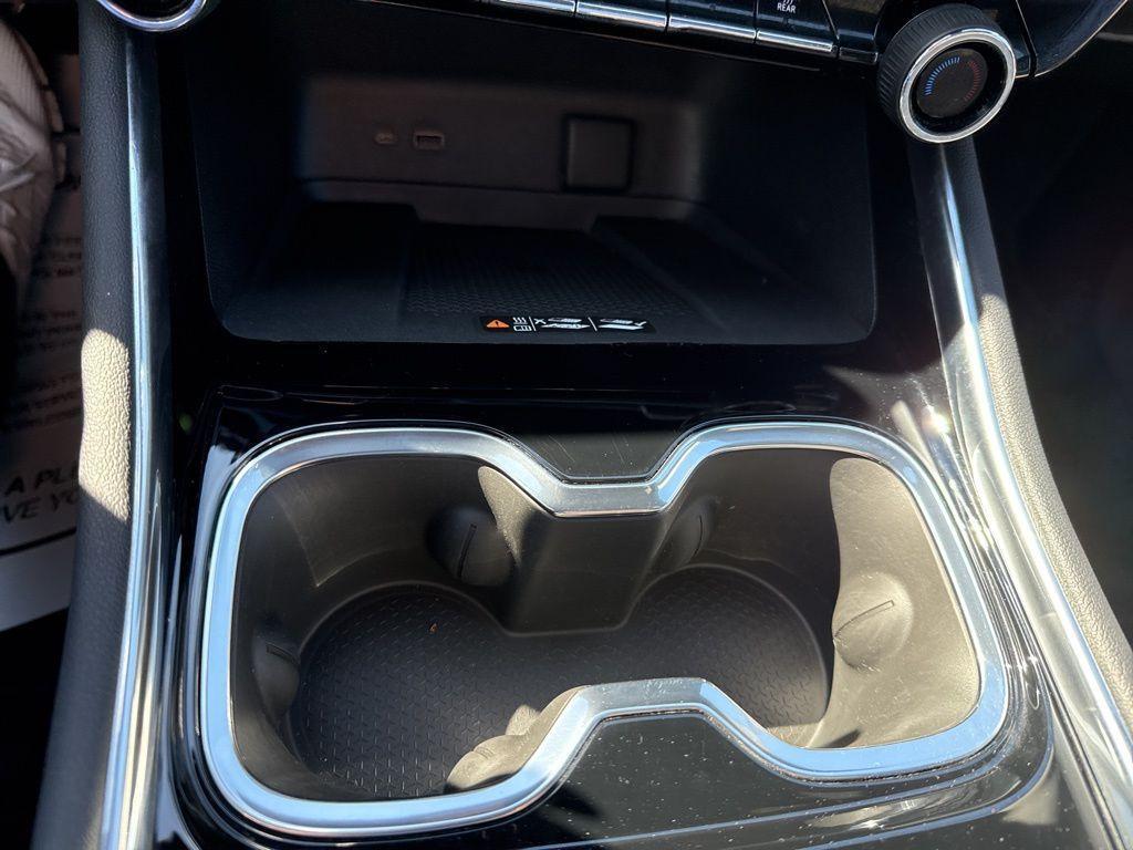 used 2024 Chevrolet Traverse car, priced at $46,997