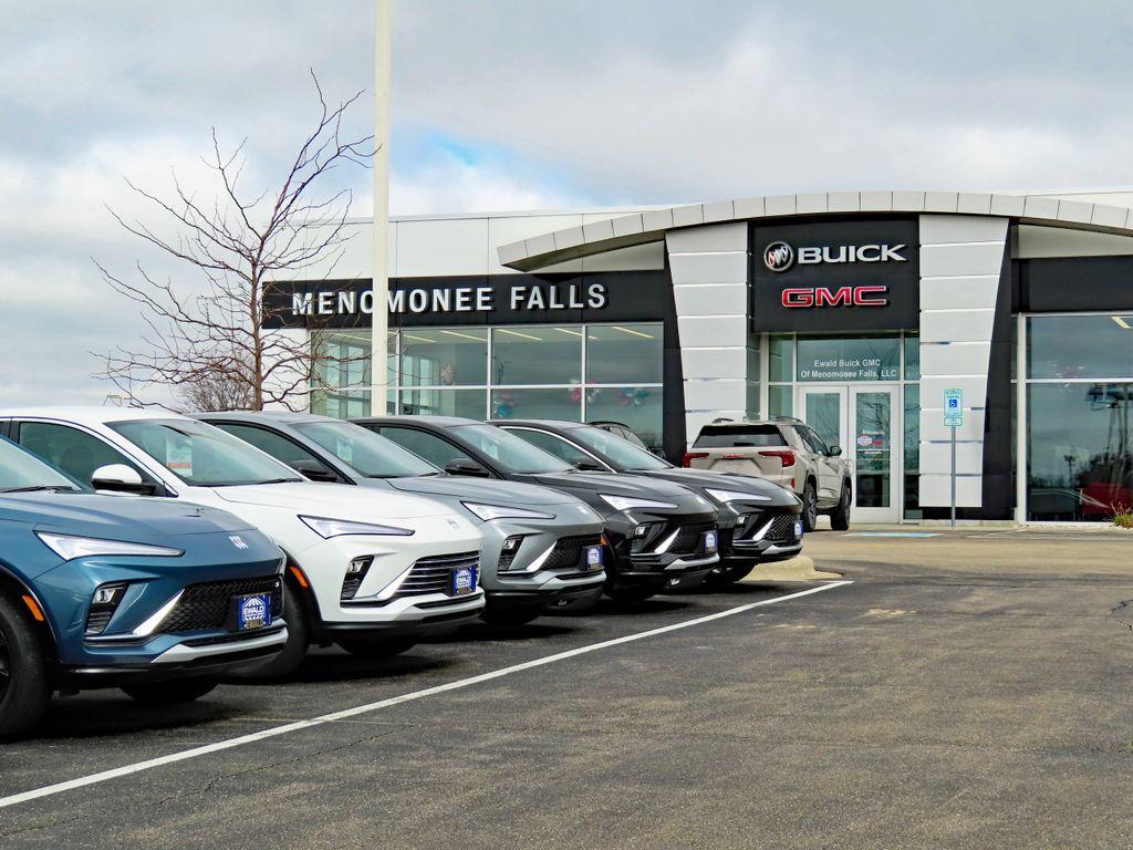 used 2024 Chevrolet Traverse car, priced at $46,997