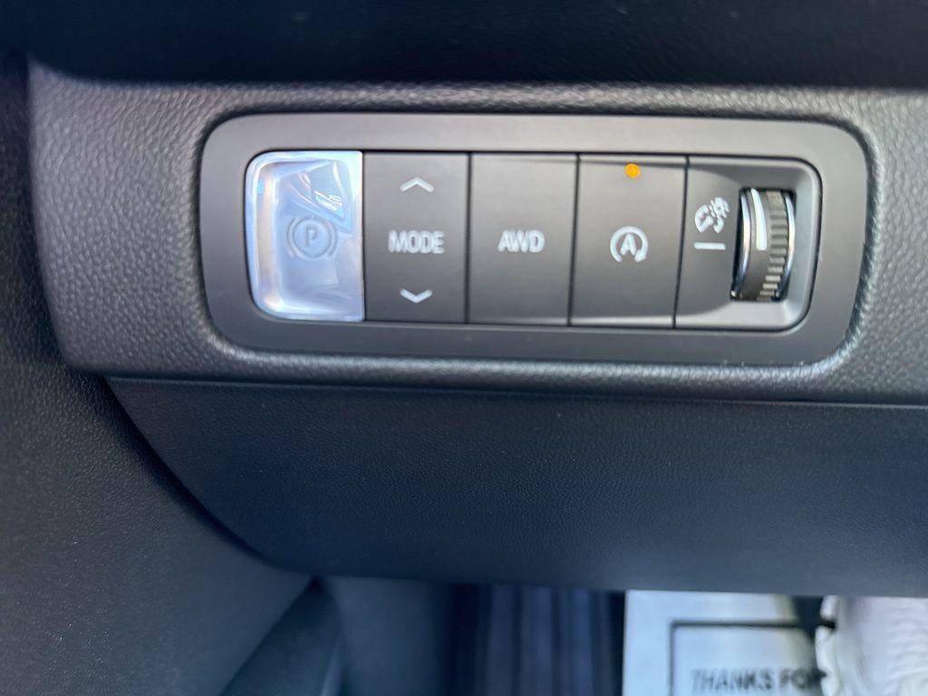 used 2024 Chevrolet Traverse car, priced at $46,997