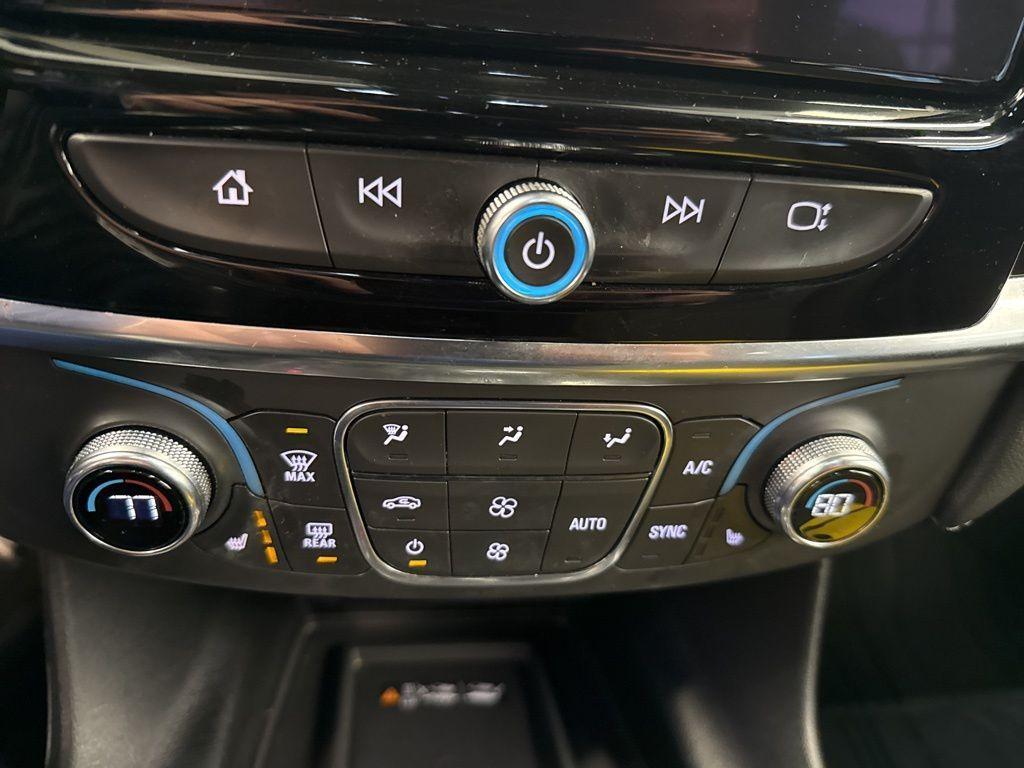 used 2023 Chevrolet Traverse car, priced at $32,397