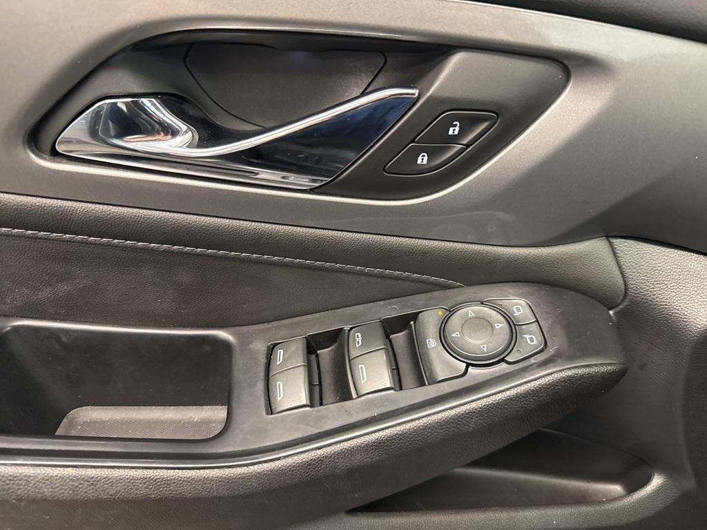 used 2023 Chevrolet Traverse car, priced at $31,997