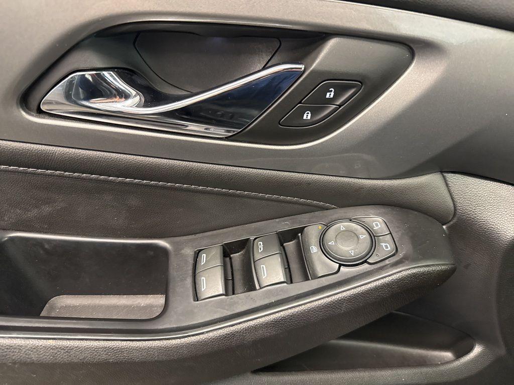 used 2023 Chevrolet Traverse car, priced at $32,397