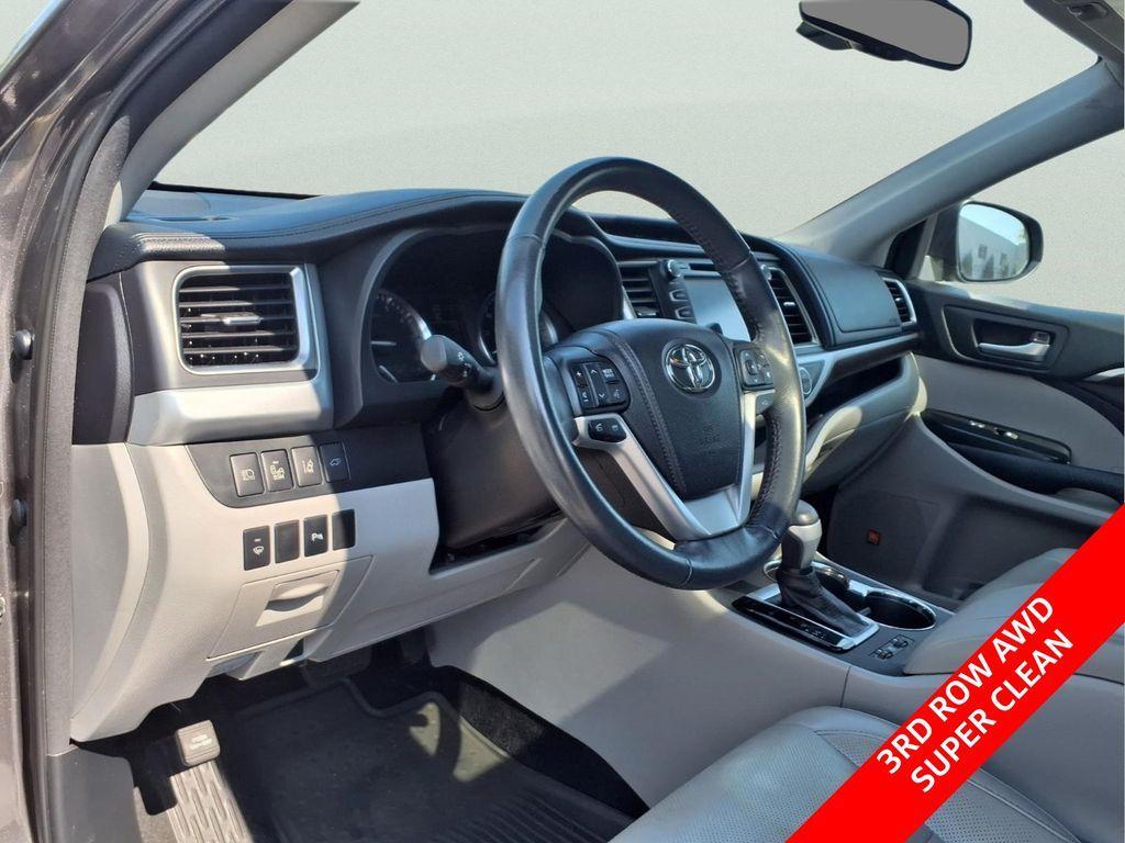 used 2014 Toyota Highlander car, priced at $19,782