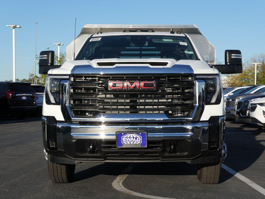 new 2025 GMC Sierra 3500 car, priced at $80,557