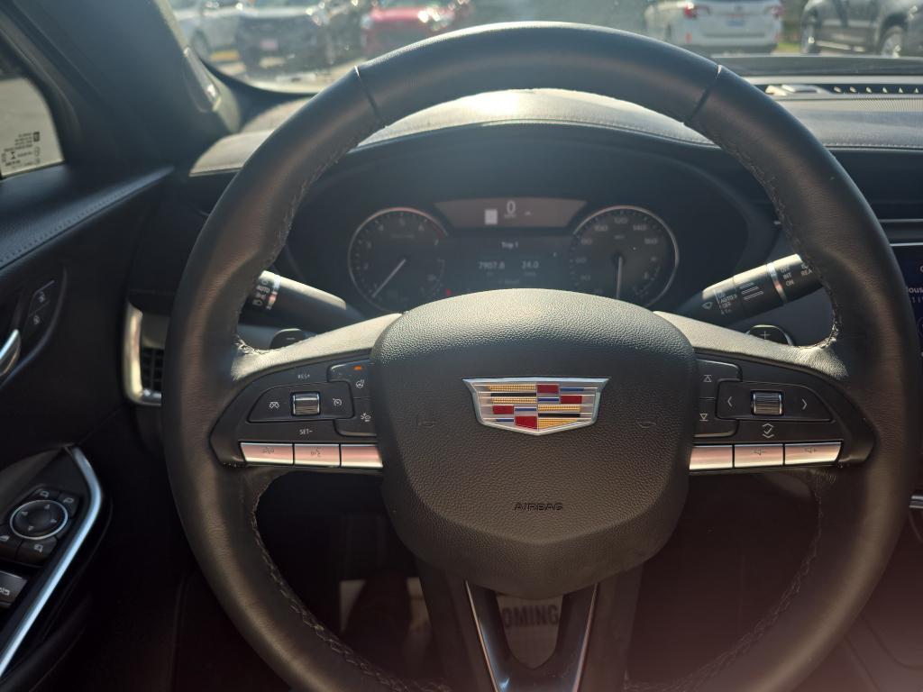 used 2022 Cadillac XT4 car, priced at $26,995