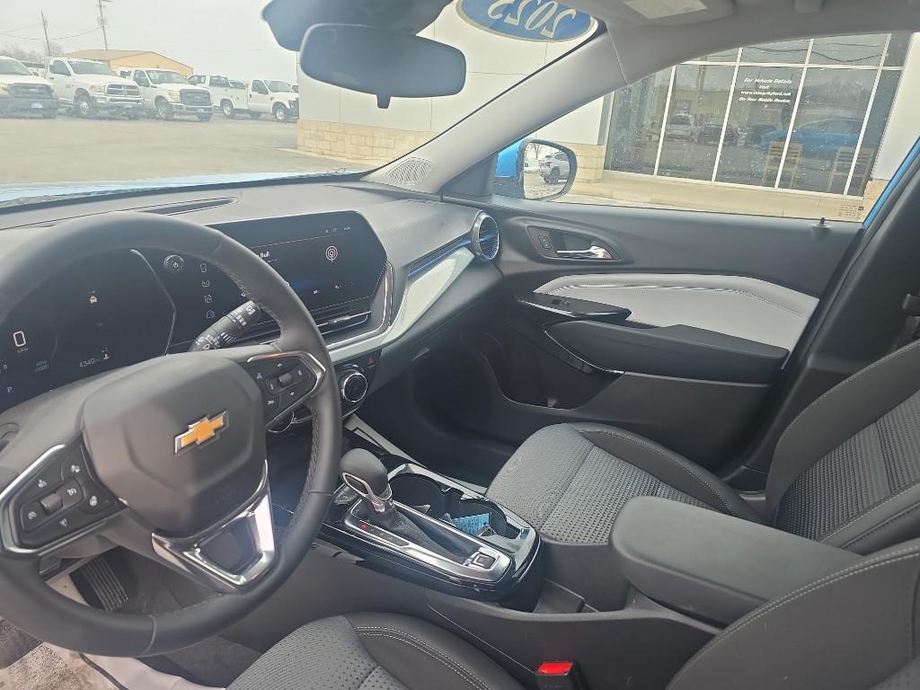 used 2025 Chevrolet Trax car, priced at $23,995