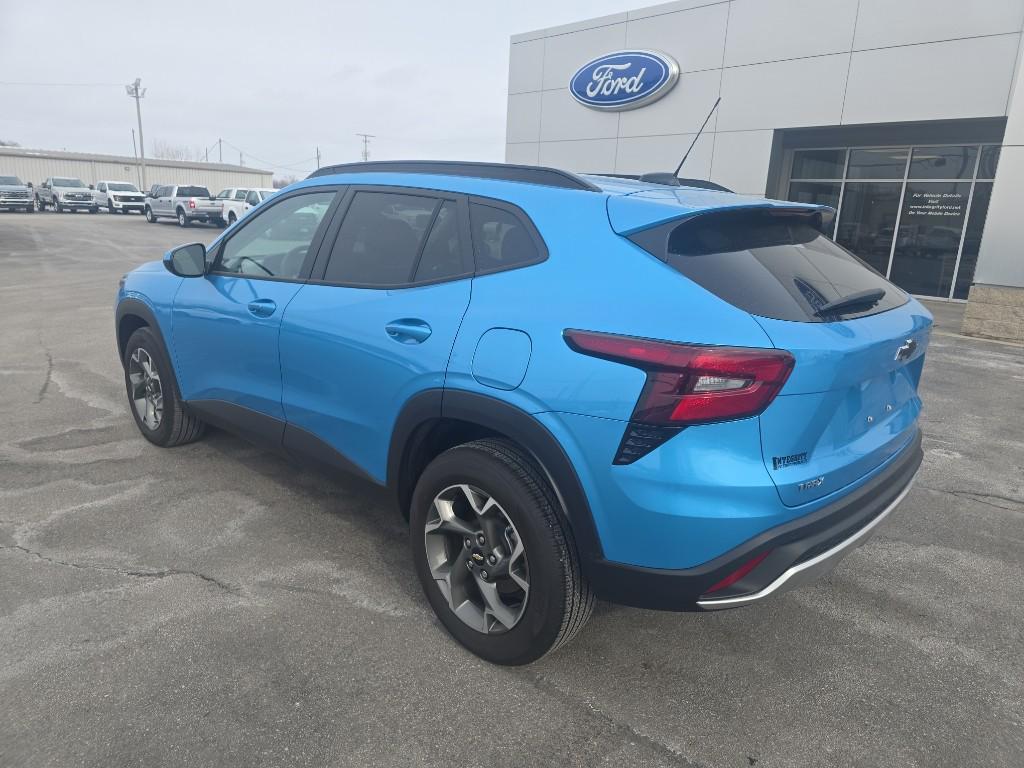 used 2025 Chevrolet Trax car, priced at $23,995