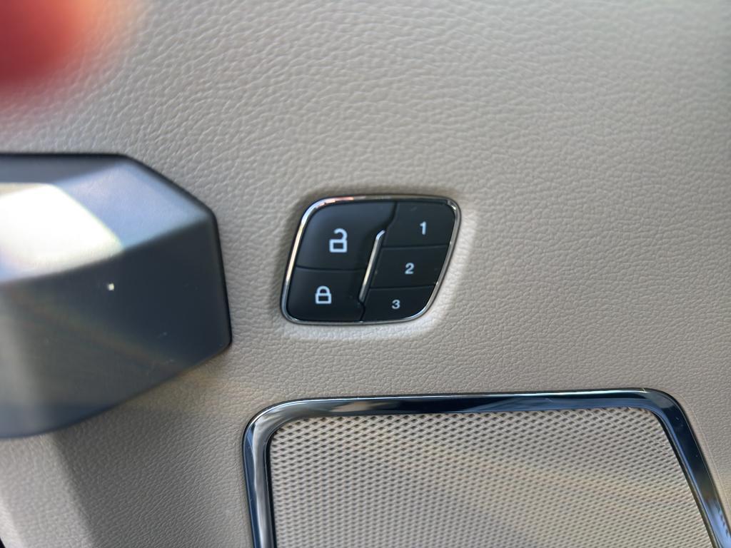 used 2020 Ford F-150 car, priced at $36,995