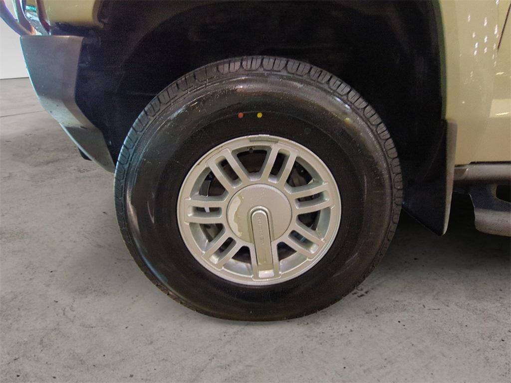 used 2008 Hummer H3 car, priced at $10,490