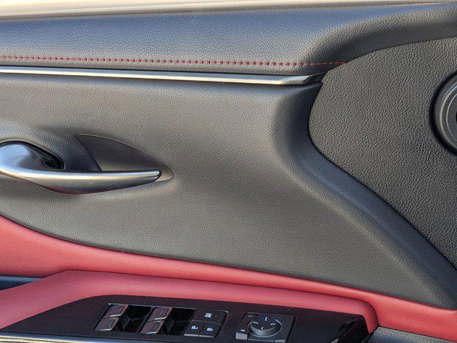 used 2022 Lexus ES 300h car, priced at $29,291