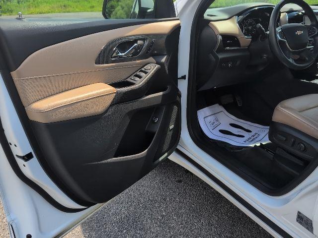 used 2023 Chevrolet Traverse car, priced at $37,686