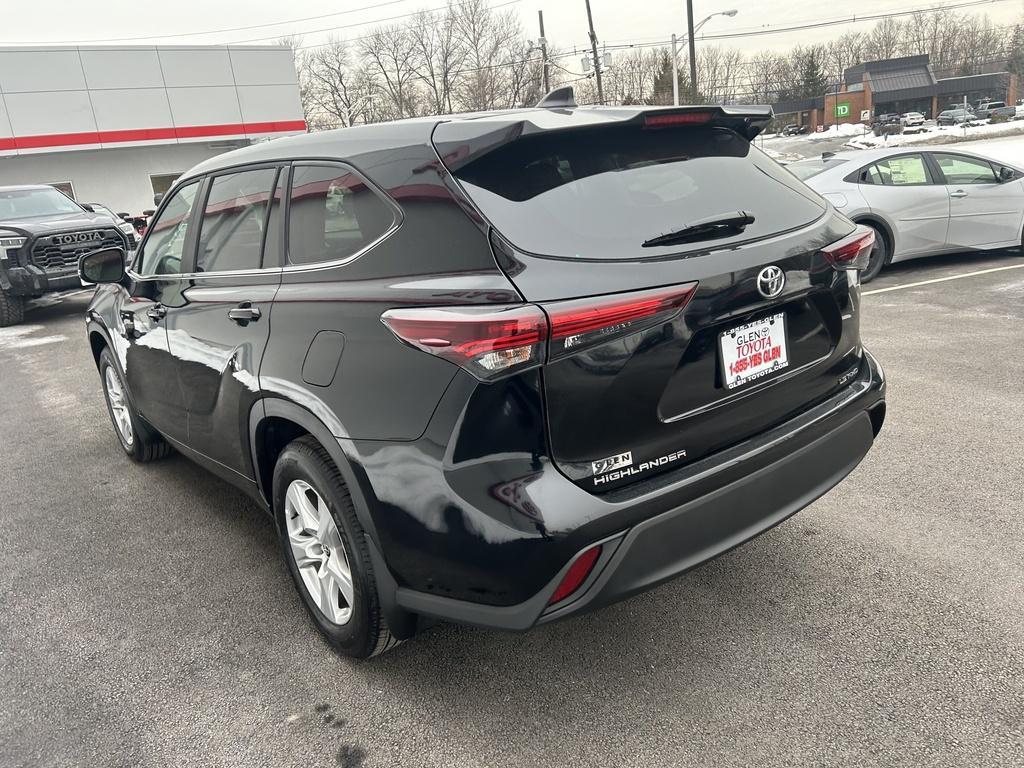used 2025 Toyota Highlander car, priced at $39,500