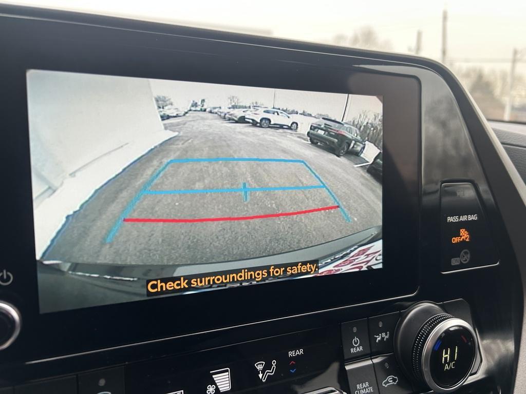 used 2025 Toyota Highlander car, priced at $39,500