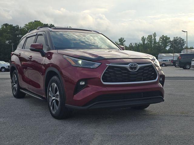 2023 Red Toyota Highlander