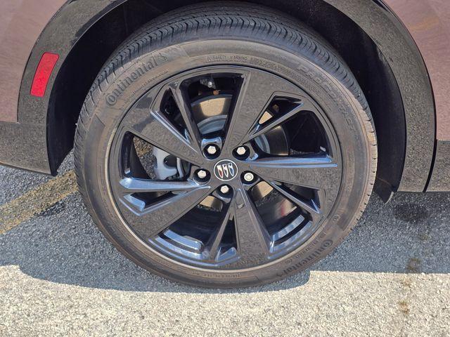 used 2025 Buick Envision car, priced at $35,250